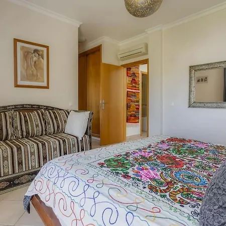 Riad Latifa - Authentic Riad With Jacuzzi In * Albufeira