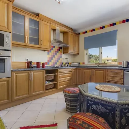 Villa Riad Latifa - Authentic Riad With Jacuzzi In Albufeira