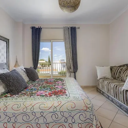 Villa Riad Latifa - Authentic Riad With Jacuzzi In Albufeira