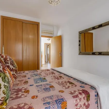 Riad Latifa - Authentic Riad With Jacuzzi In * Albufeira
